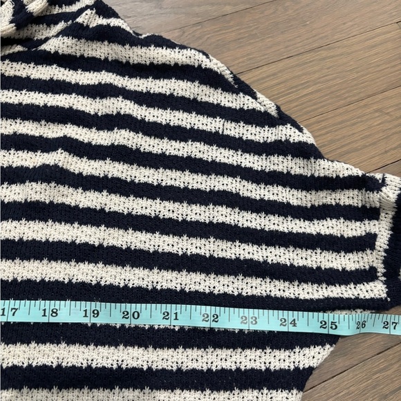 Abercrombie and Fitch Sweater Hoodie. Blue and cream white striped. XS - Picture 4 of 5
